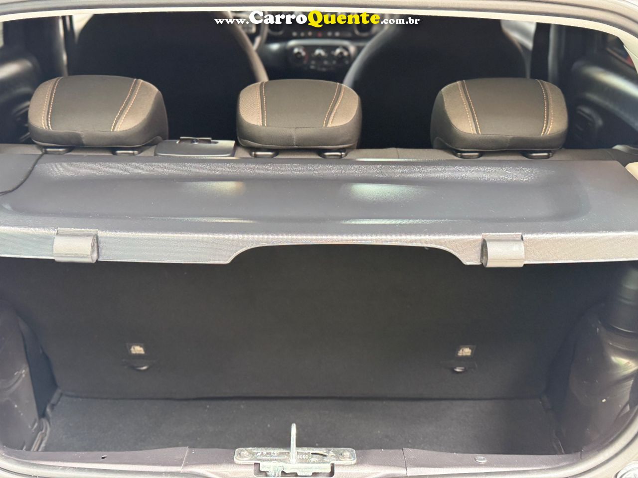 FIAT MOBI 1.0 EVO TREKKING 2025 - Loja