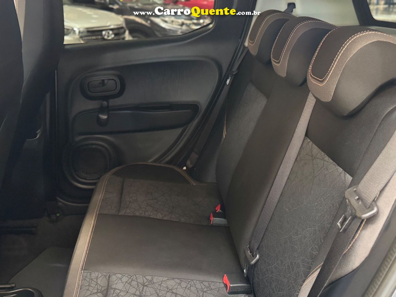 FIAT MOBI 1.0 EVO TREKKING 2025 - Loja