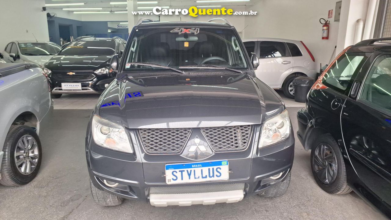 MITSUBISHI   PAJERO TR4 2.0 2.0 FLEX 16V 4X4 AUT.   CINZA 2011 2.0 FLEX - Loja