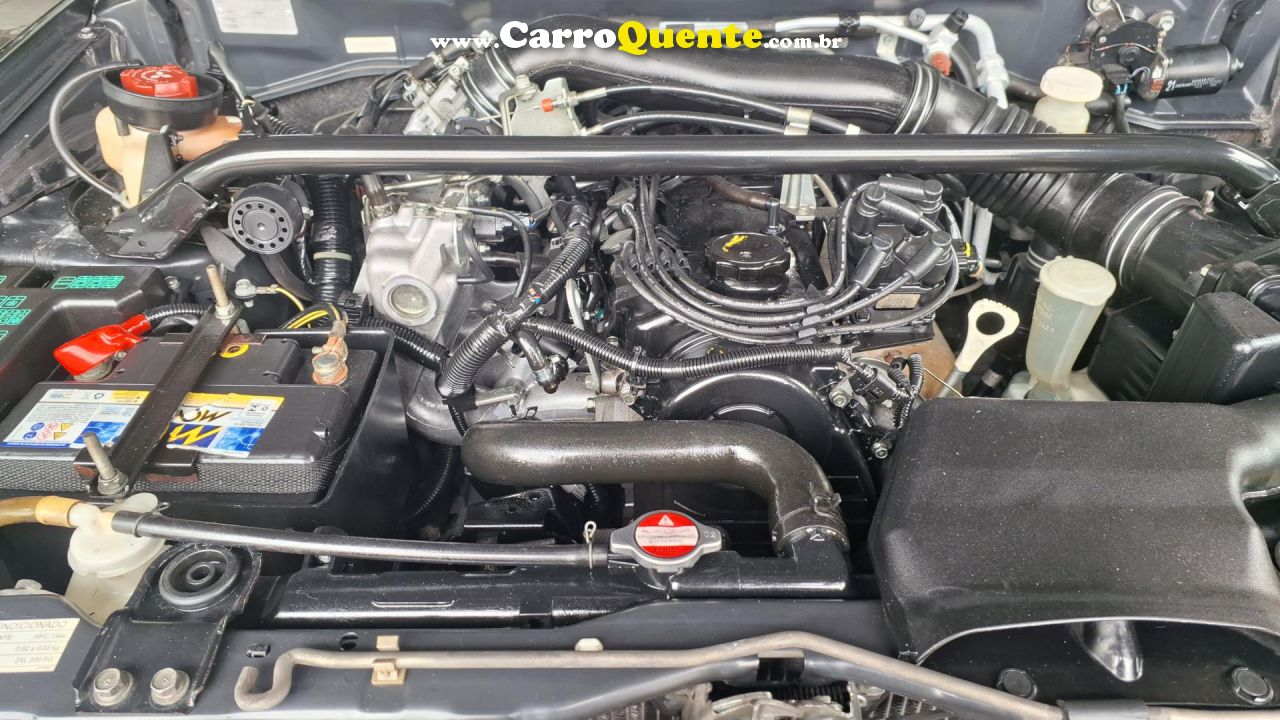 MITSUBISHI   PAJERO TR4 2.0 2.0 FLEX 16V 4X4 AUT.   CINZA 2011 2.0 FLEX - Loja