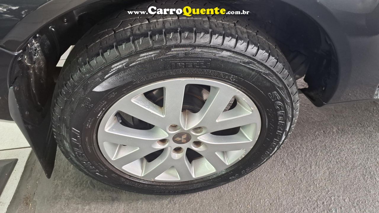 MITSUBISHI   PAJERO TR4 2.0 2.0 FLEX 16V 4X4 AUT.   CINZA 2011 2.0 FLEX - Loja