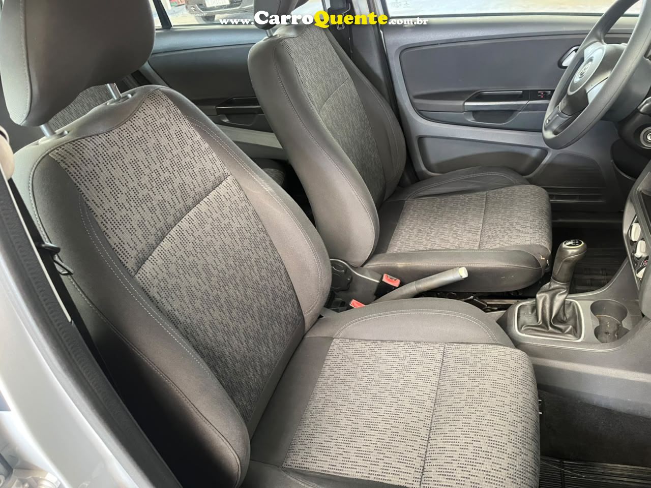 VOLKSWAGEN   FOX 1.6 MI TOTAL FLEX 8V 5P   PRATA 2014 1.6 FLEX - Loja