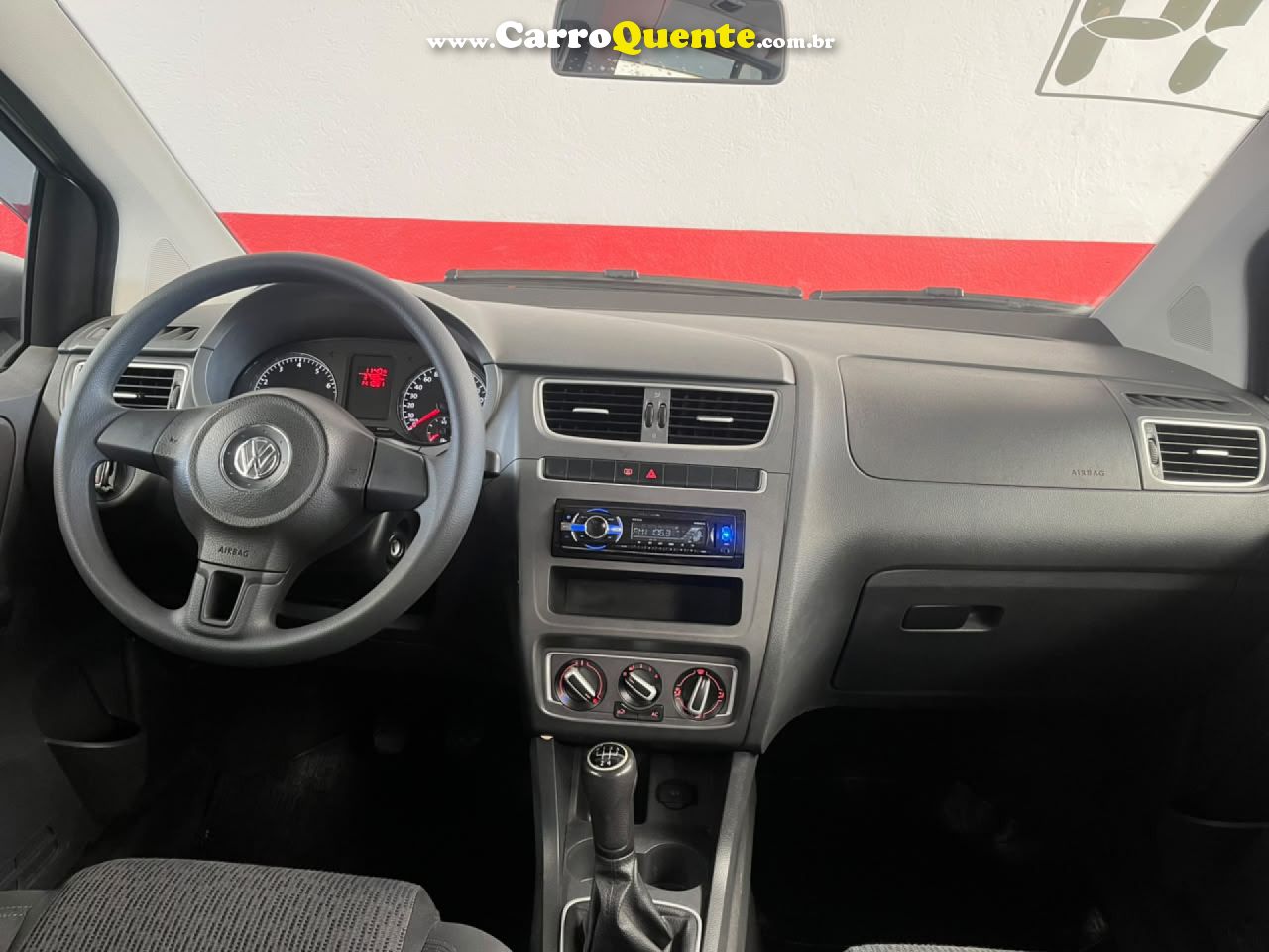 VOLKSWAGEN   FOX 1.6 MI TOTAL FLEX 8V 5P   PRATA 2014 1.6 FLEX - Loja