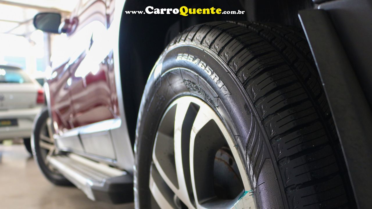 FIAT   TORO FREEDOM 2.4 16V FLEX AUT.   VERMELHO 2017 2.4 FLEX - Loja