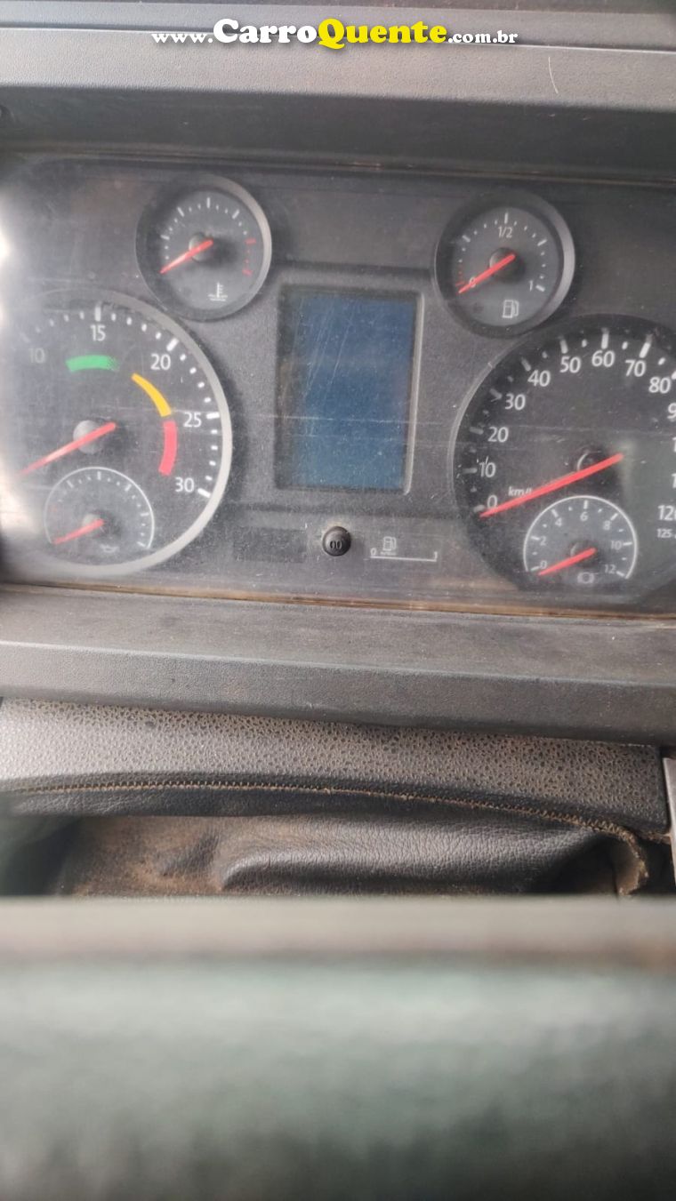 Volkswagen 31-330 31-330 E Constel. 6x4 - Loja