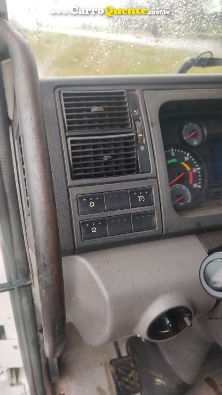 Volkswagen 31-330 31-330 E Constel. 6x4 - Loja