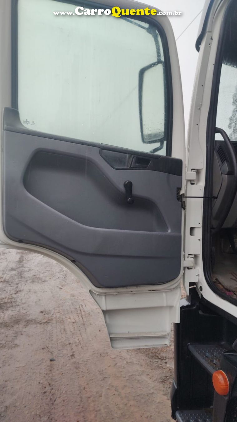 Volkswagen 31-330 31-330 E Constel. 6x4 - Loja