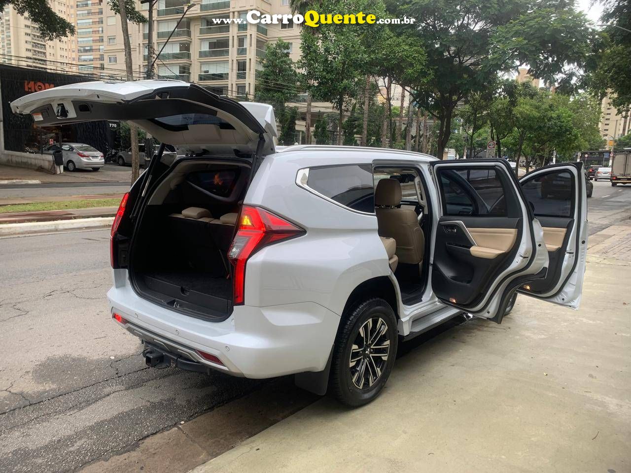 MITSUBISHI PAJERO SPORT 2.4 16V MIVEC TURBO HPE-S ADW 2023 - Loja