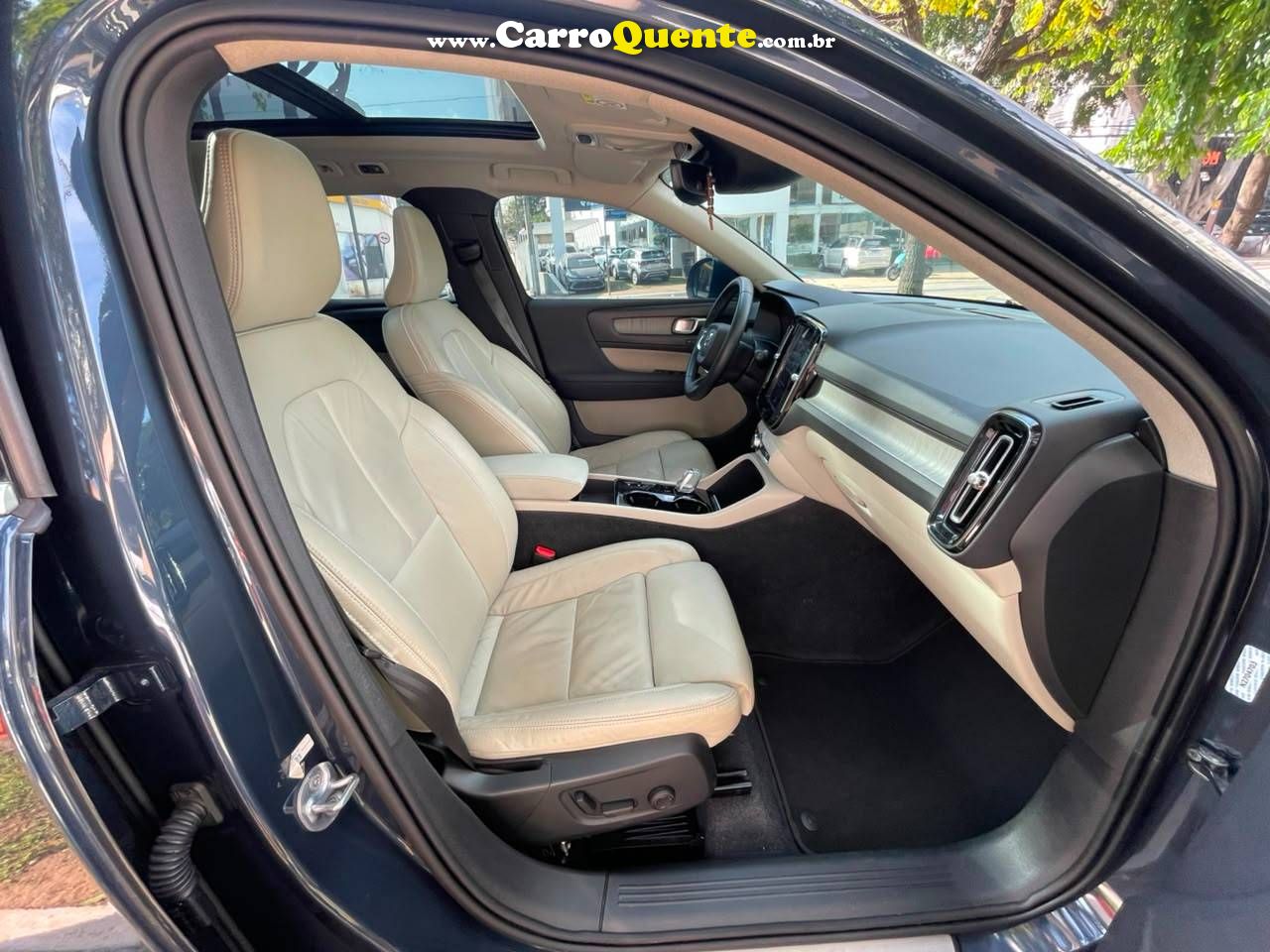 VOLVO XC40 1.5 T5 INSCRIPTION 2022 - Loja