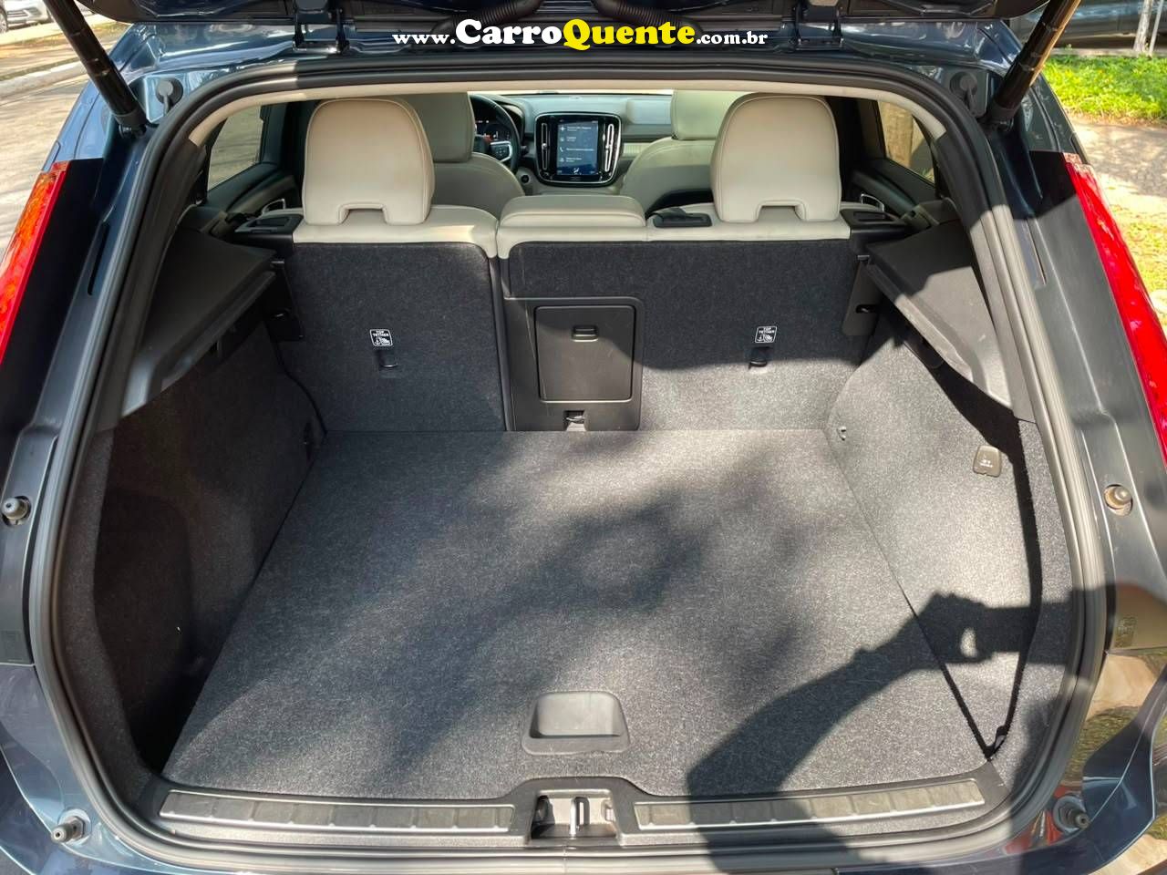 VOLVO XC40 1.5 T5 INSCRIPTION 2022 - Loja