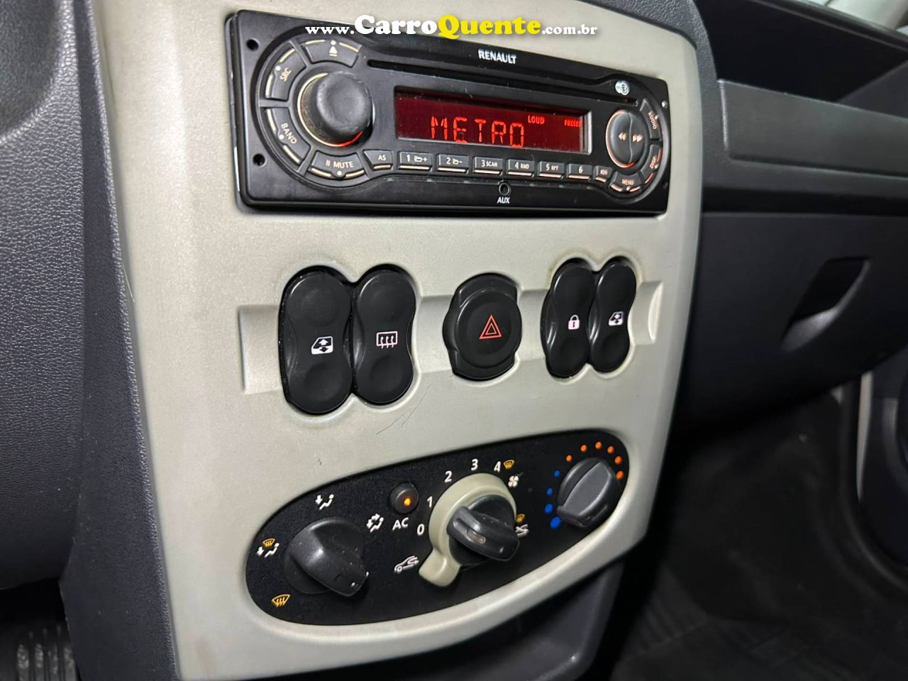 RENAULT LOGAN 1.0 EXPRESSION 16V 2010 - Loja