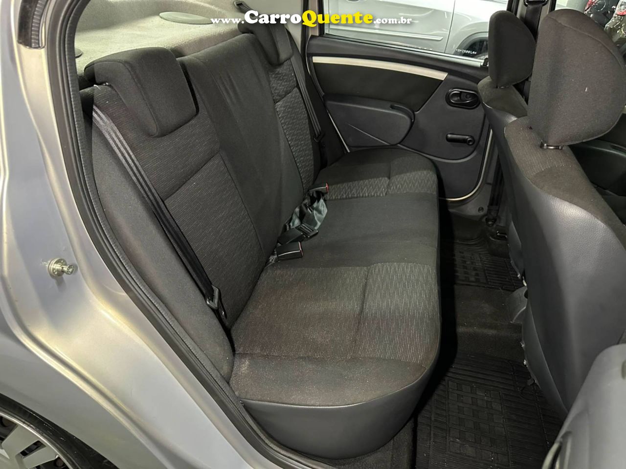 RENAULT LOGAN 1.0 EXPRESSION 16V 2010 - Loja