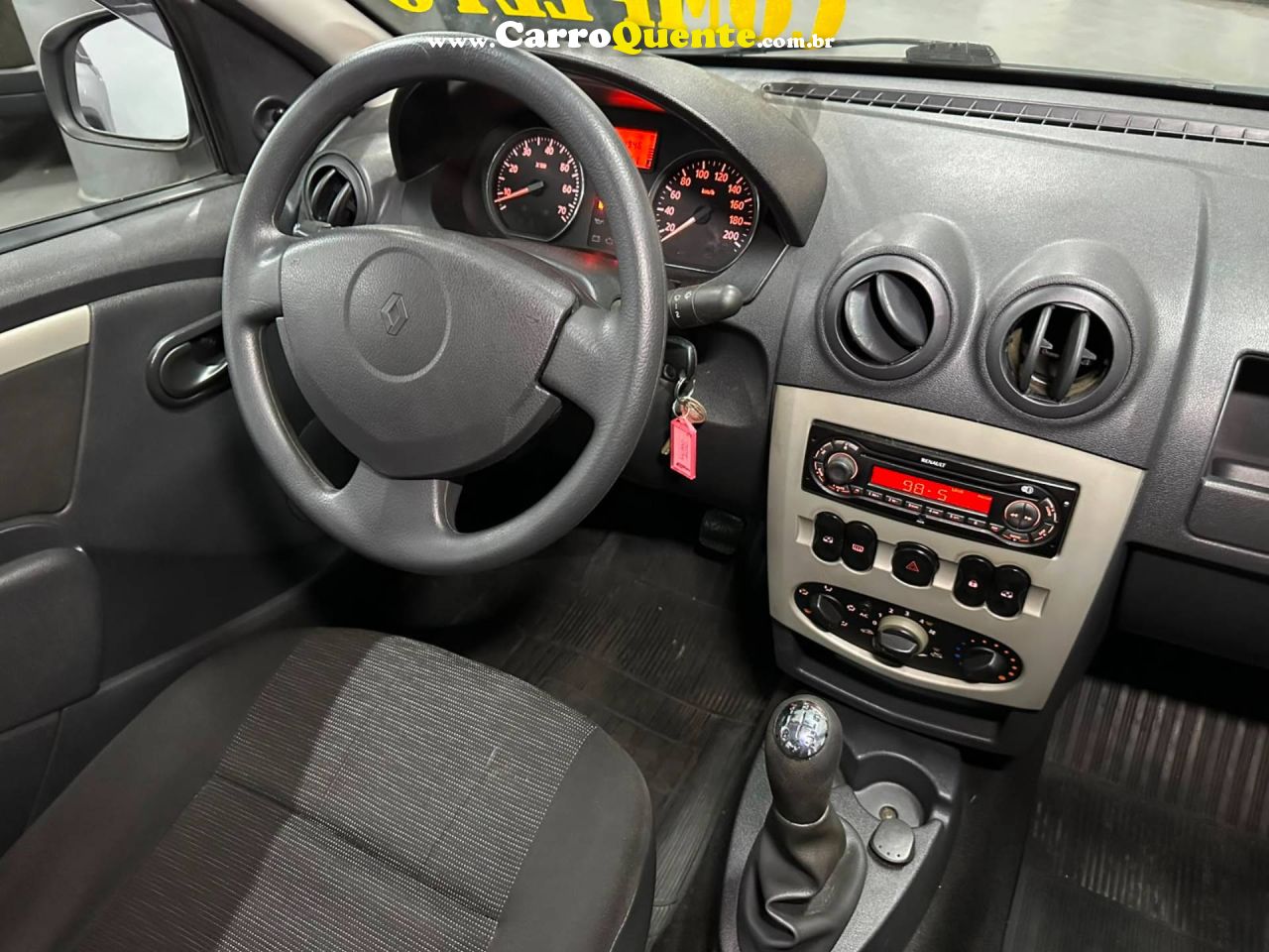 RENAULT LOGAN 1.0 EXPRESSION 16V 2010 - Loja