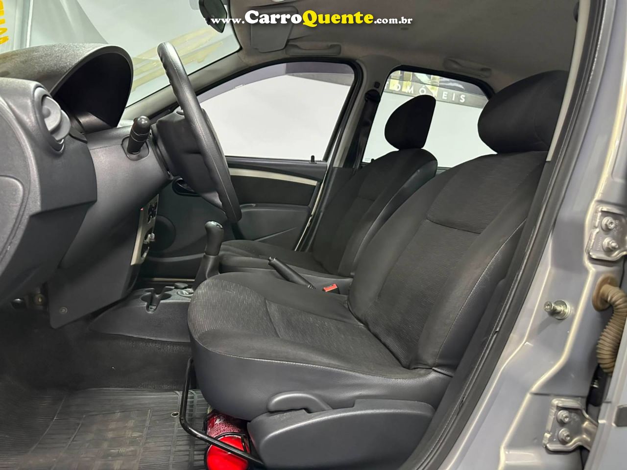 RENAULT LOGAN 1.0 EXPRESSION 16V 2010 - Loja