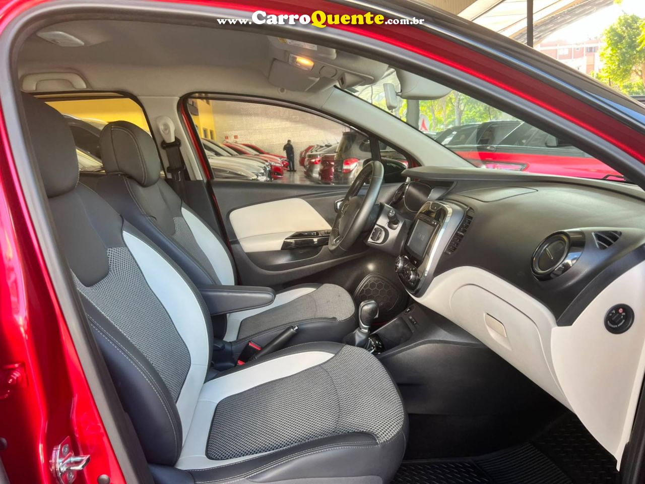 RENAULT CAPTUR 1.6 16V SCE INTENSE 2018 - Loja