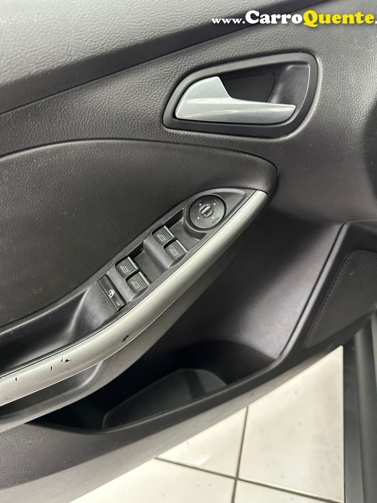 FORD   FOCUS 2.0 16VSESE PLUS FLEX 5P AUT.   CINZA 2014 2.0 FLEX - Loja