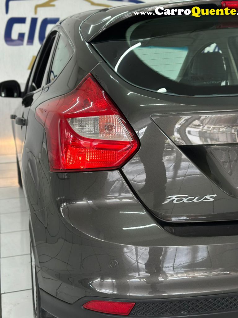 FORD   FOCUS 2.0 16VSESE PLUS FLEX 5P AUT.   CINZA 2014 2.0 FLEX - Loja