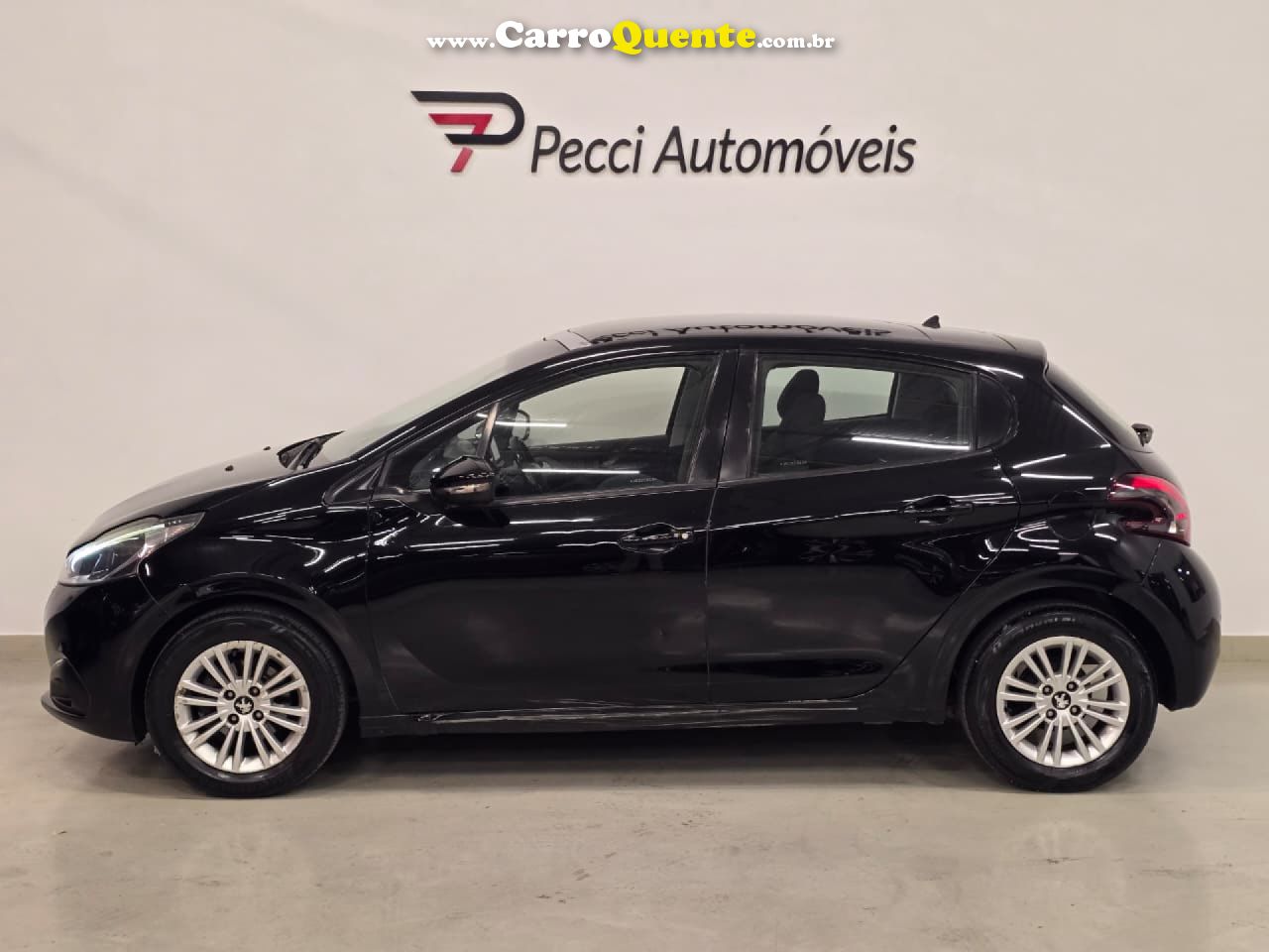 PEUGEOT   208 ALLURE 1.2 FLEX 12V 5P MEC.   PRETO 2018 1.2 FLEX - Loja