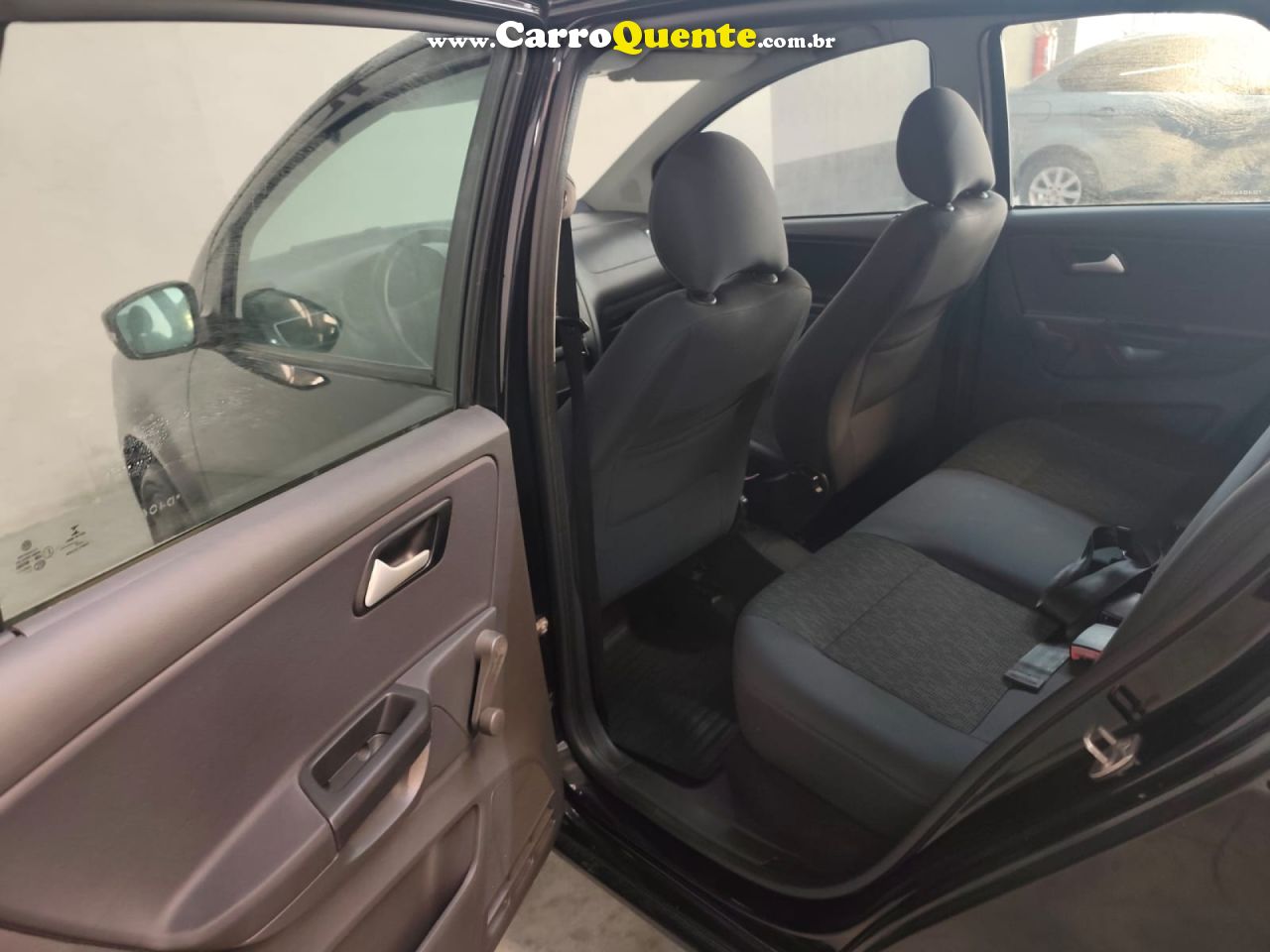 VOLKSWAGEN   FOX 1.0 MI TOTAL FLEX 8V 3P   PRETO 2013 1.0 FLEX - Loja