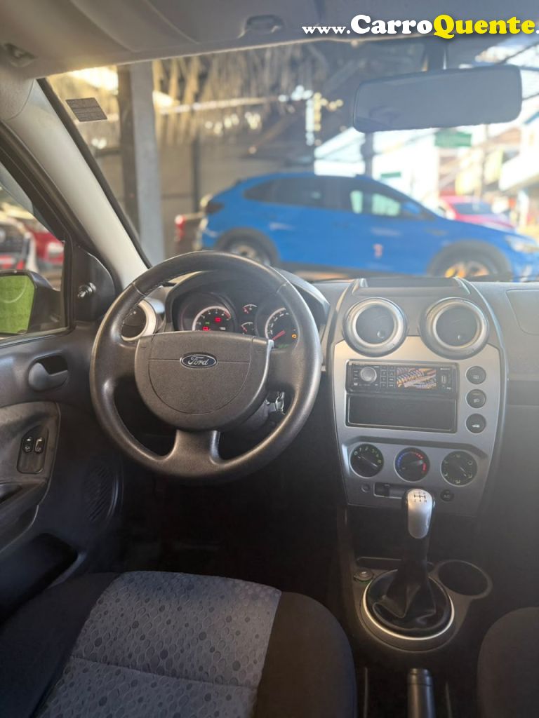 FORD   FIESTA 1.6 8V FLEXCLASS 1.6 8V FLEX 5P   PRATA 2013 1.6 FLEX - Loja
