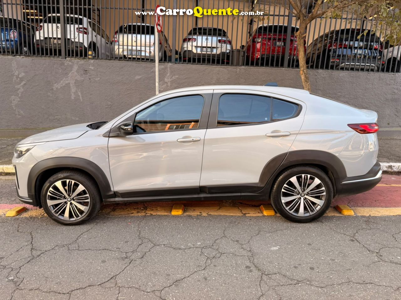 FIAT   FASTBACK AUDACE T200 HIBRIDO   CINZA 2025 1.0 T ELÉTRICO E FLEX - Loja