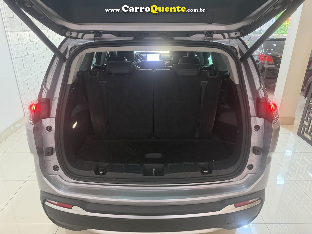 JEEP   COMMANDER LONGITUDE T270 1.3 TB FLEX AUT   PRATA 2025 1.3 FLEX - Loja