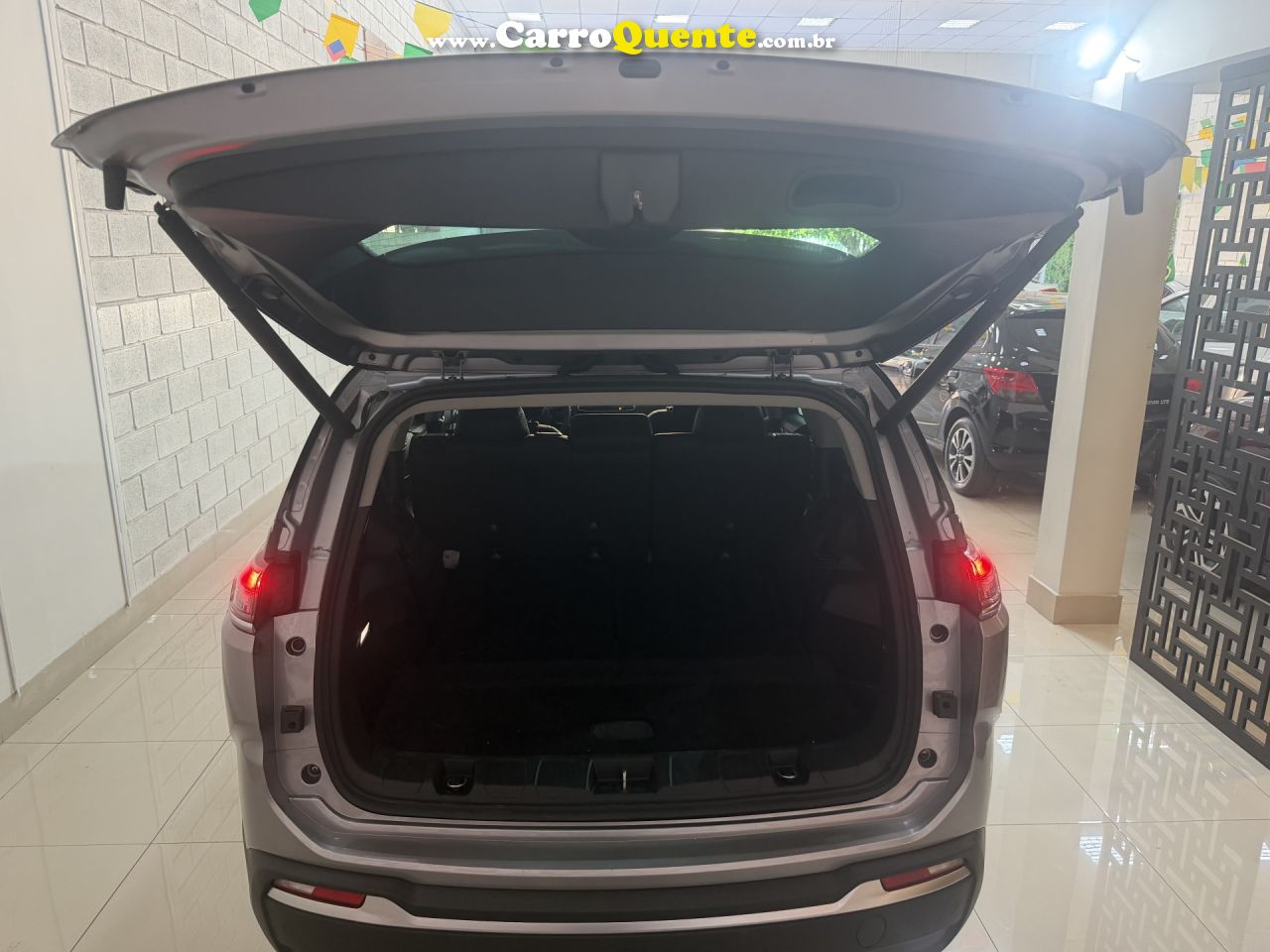 JEEP   COMMANDER LONGITUDE T270 1.3 TB FLEX AUT   PRATA 2025 1.3 FLEX - Loja