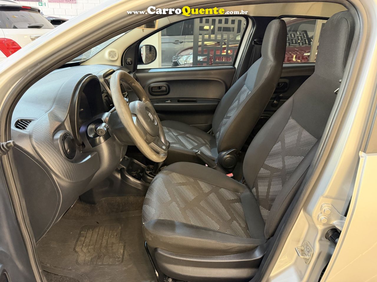 FIAT   MOBI LIKE 1.0 FIRE FLEX 5P.   PRATA 2022 1.0 FLEX - Loja