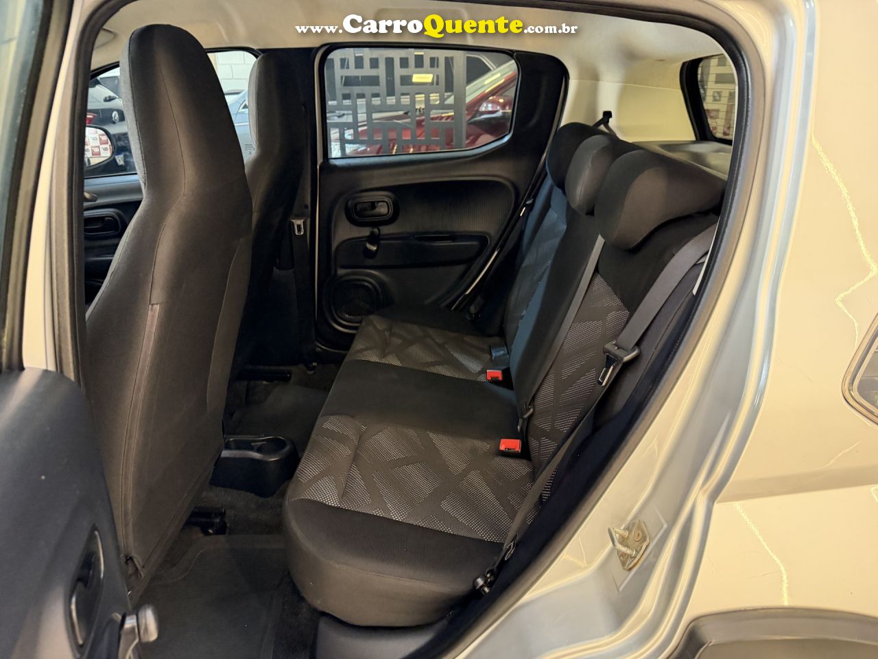 FIAT   MOBI LIKE 1.0 FIRE FLEX 5P.   PRATA 2022 1.0 FLEX - Loja