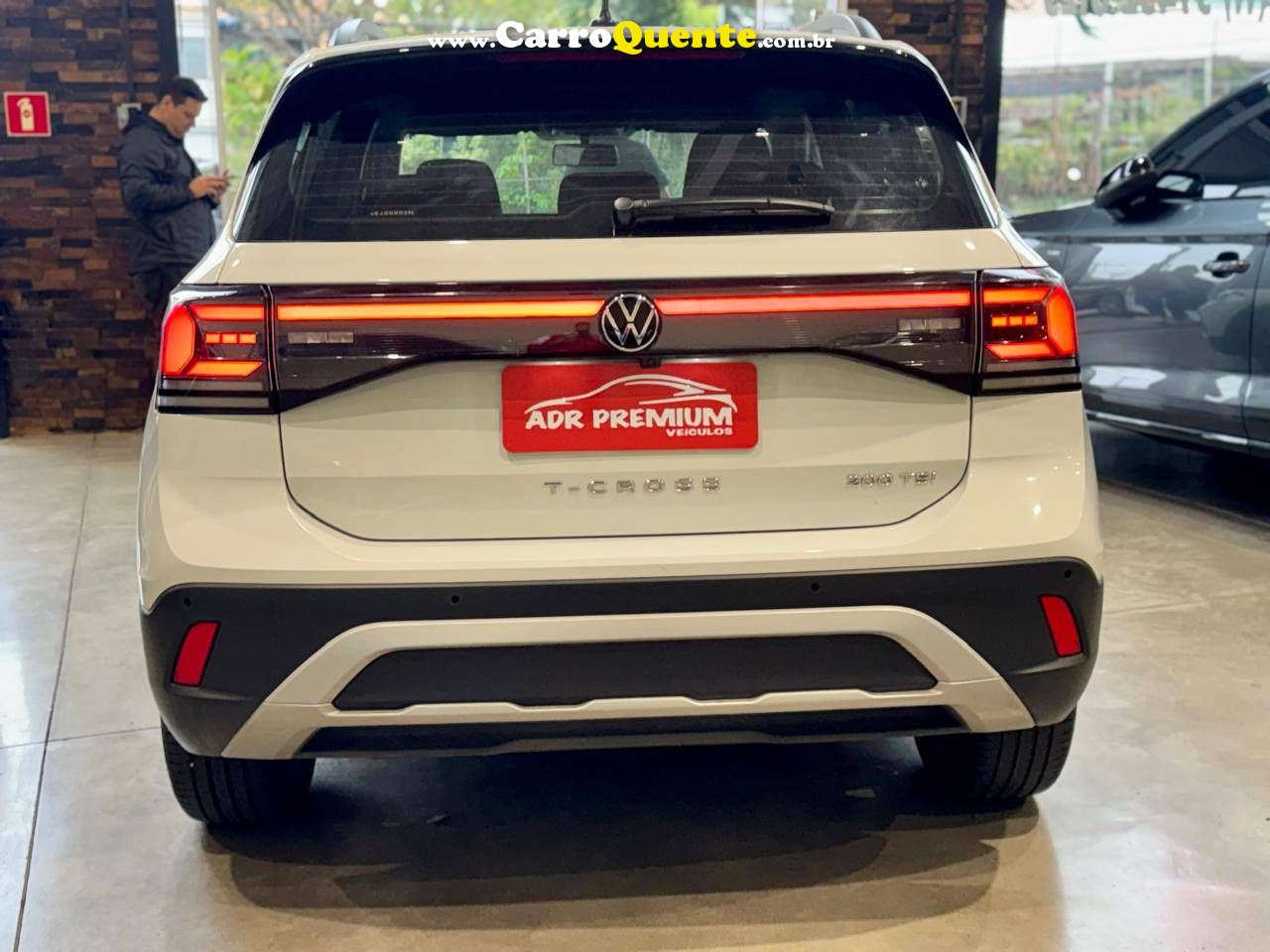 VOLKSWAGEN T-CROSS 1.0 200 TSI TOTAL 2025 - Loja
