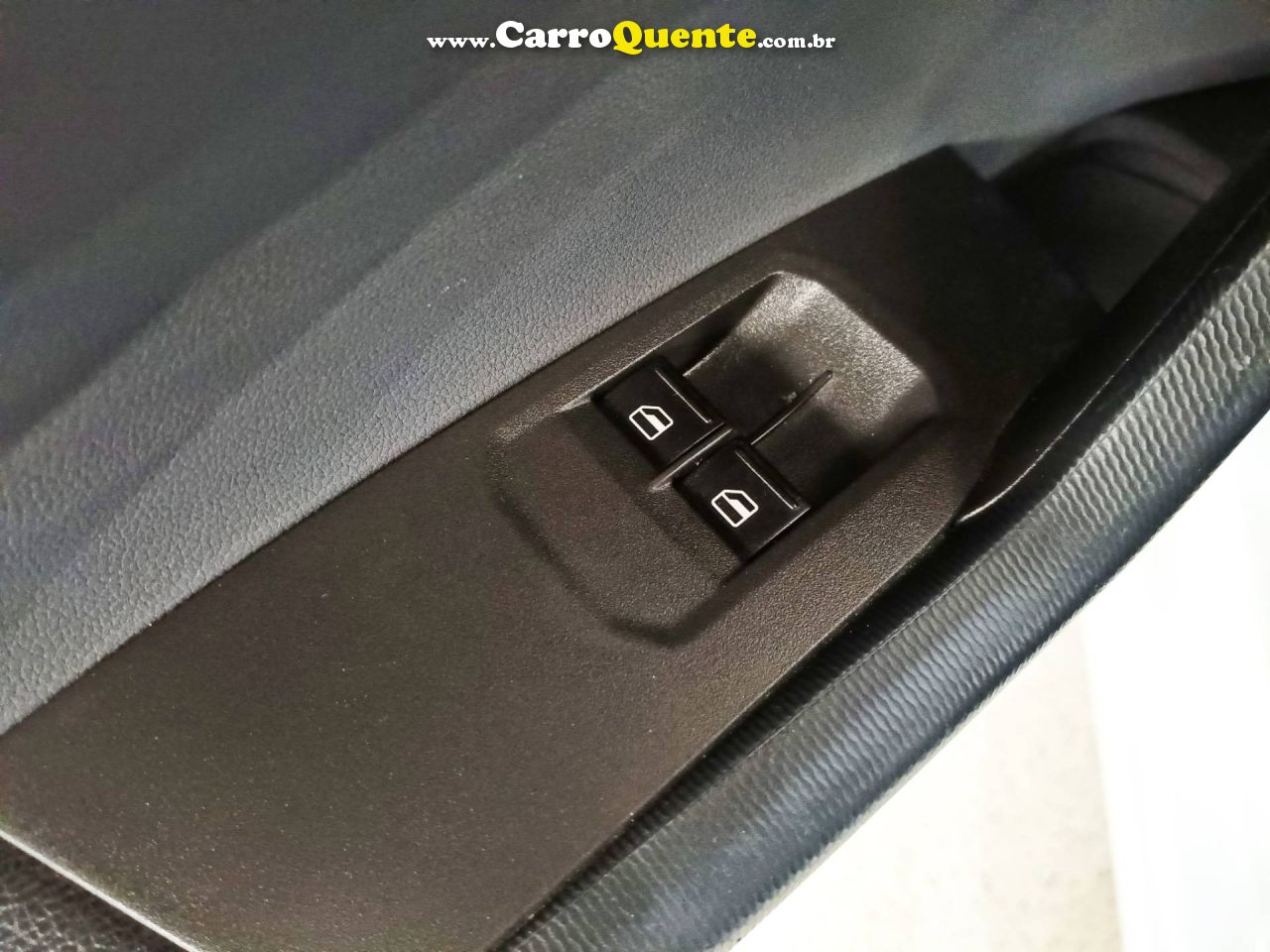 VOLKSWAGEN POLO 1.0 MPI TRACK 2025 - Loja