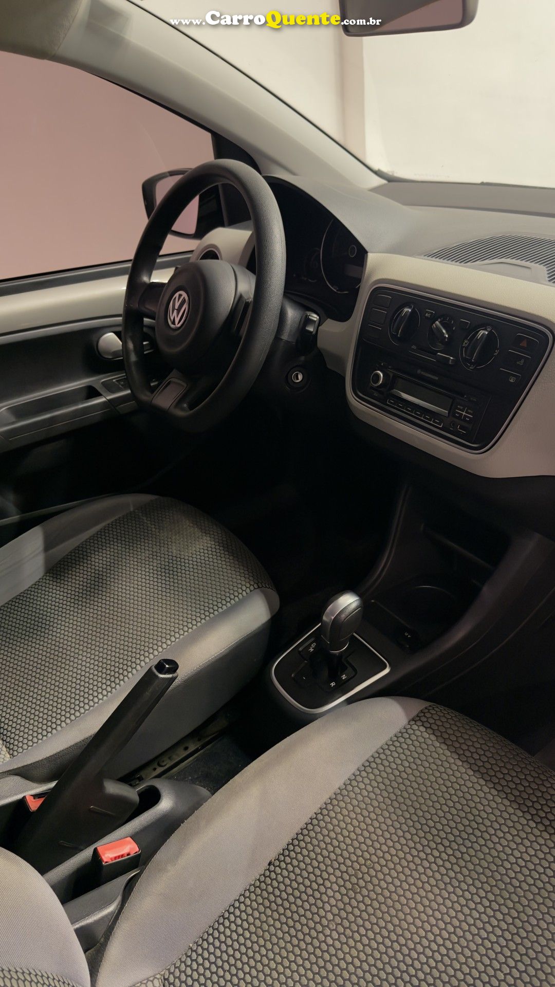 VOLKSWAGEN   UP! MOVE I MOTION 1.0 T. FLEX 12V 5P   PRATA 2015 1.0 FLEX - Loja