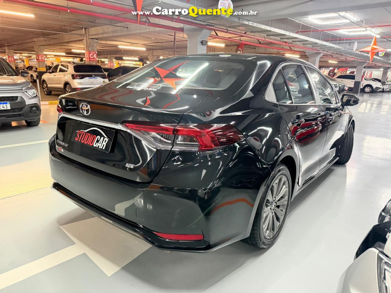 TOYOTA   COROLLA XEI 2.0 FLEX 16V AUT.   PRETO 2023 2.0 FLEX - Loja