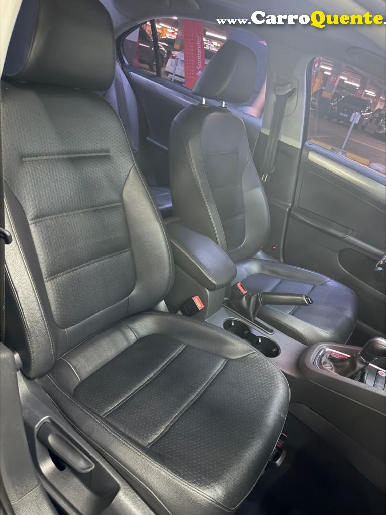VOLKSWAGEN   JETTA COMFORTLINE 1.4 TSI 16V 4P AUT.   PRETO 2016 1.4 GASOLINA - Loja