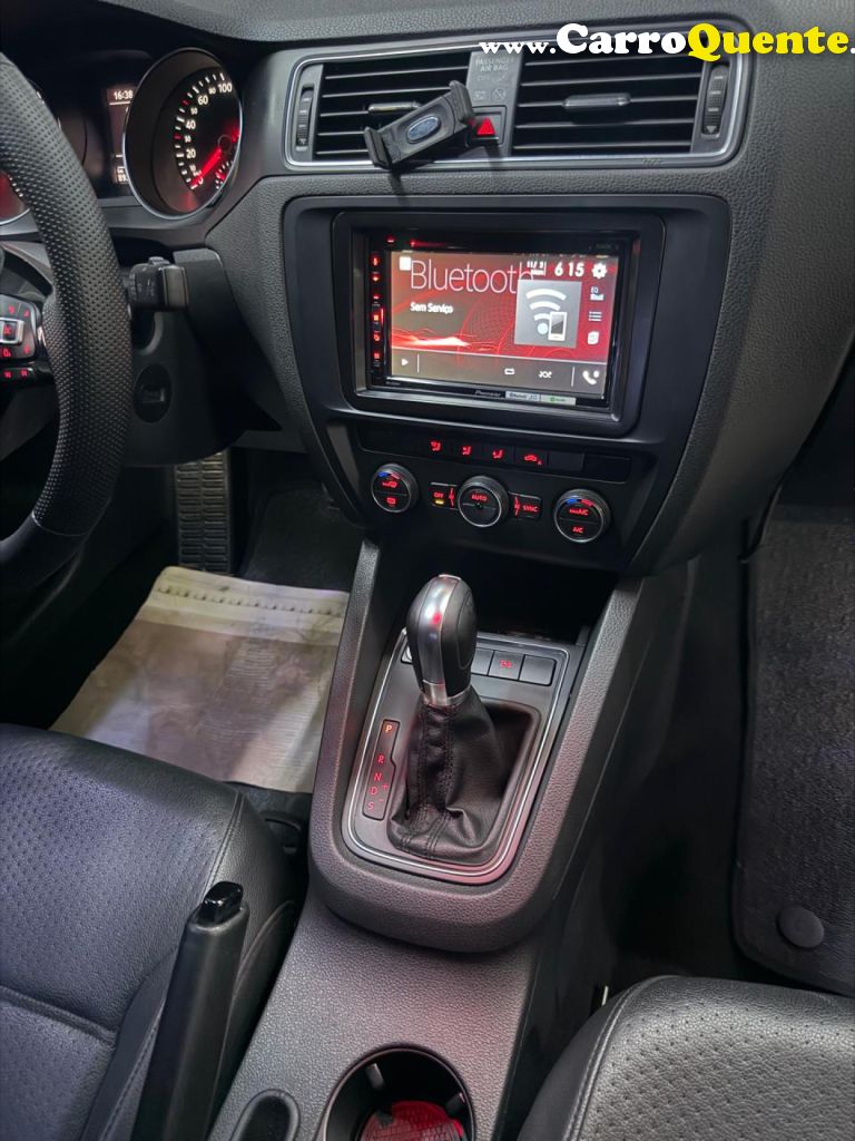 VOLKSWAGEN   JETTA COMFORTLINE 1.4 TSI 16V 4P AUT.   PRETO 2016 1.4 GASOLINA - Loja