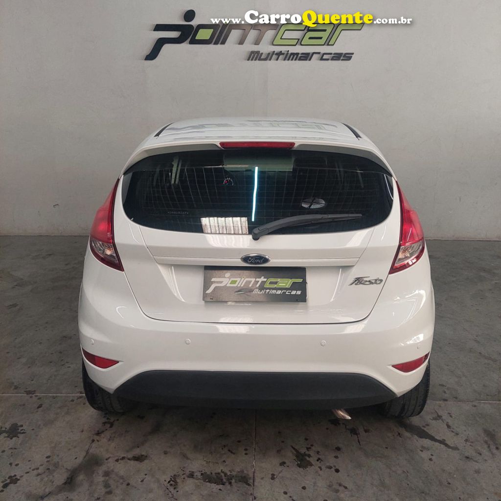 FORD   FIESTA 1.5 16V FLEX MEC. 5P   BRANCO 2016 1.5 FLEX - Loja