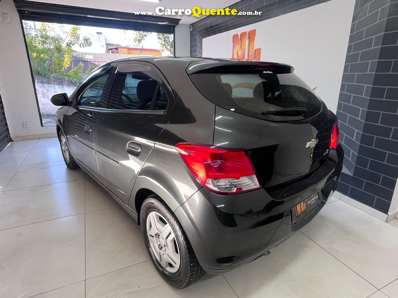 CHEVROLET   ONIX HATCH JOY 1.0 8V FLEX 5P MEC.   CINZA 2017 1.0 FLEX - Loja