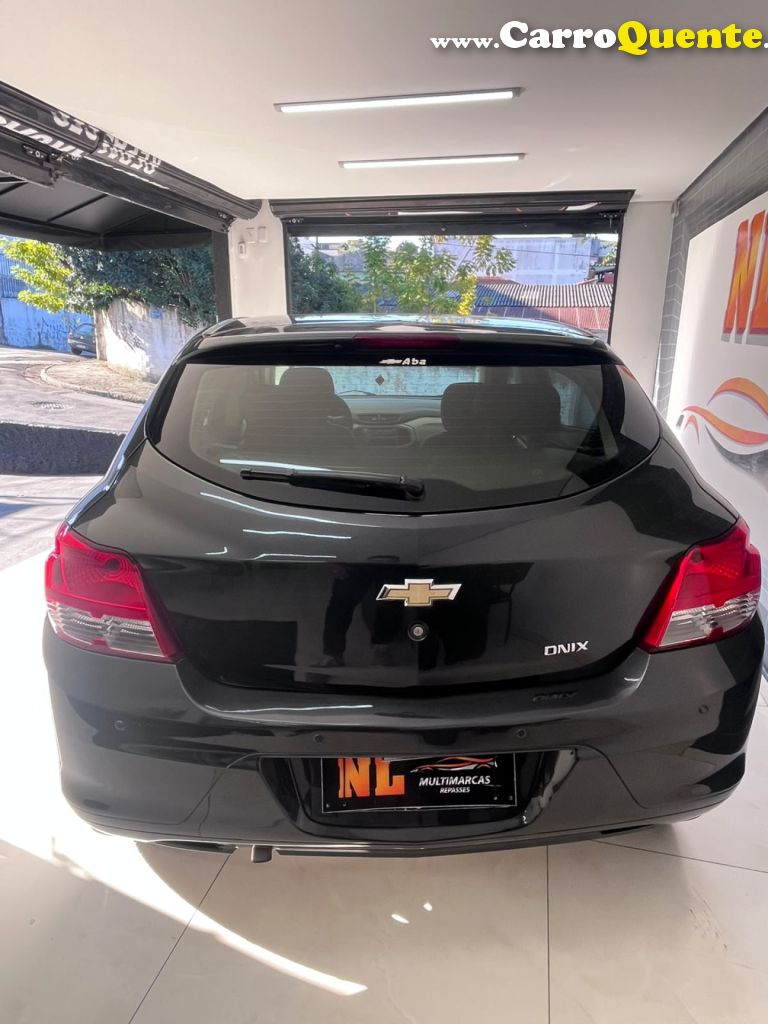 CHEVROLET   ONIX HATCH JOY 1.0 8V FLEX 5P MEC.   CINZA 2017 1.0 FLEX - Loja