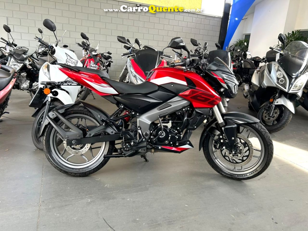 BAJAJ  DOMINAR NS160 2026  Gasolina Manual - Loja