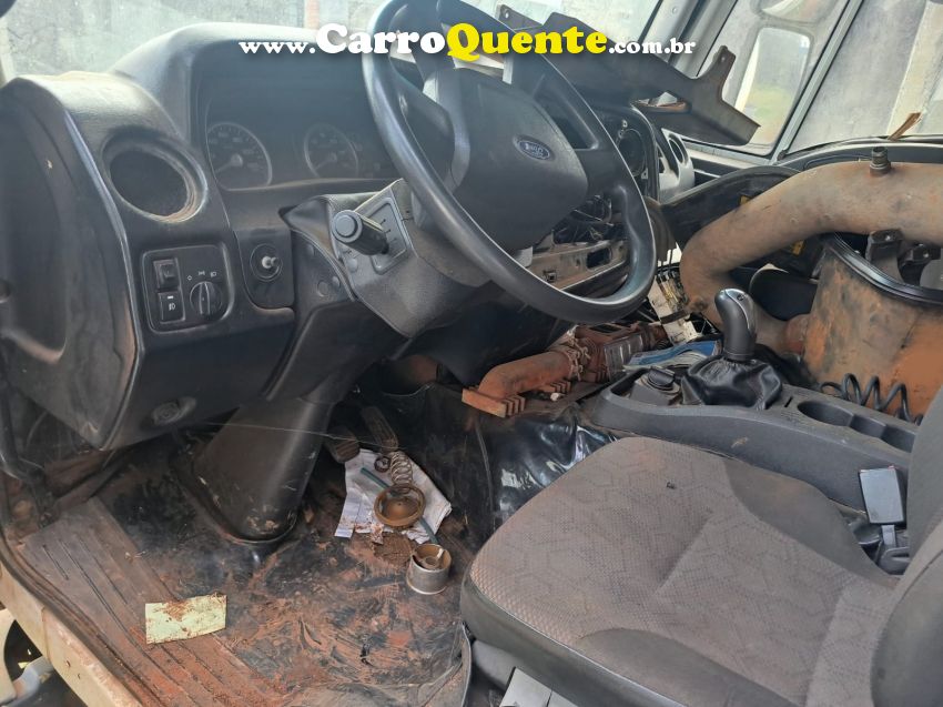 Ford Cargo 2842 CARGO 2842 E Turbo 6x2 - Loja