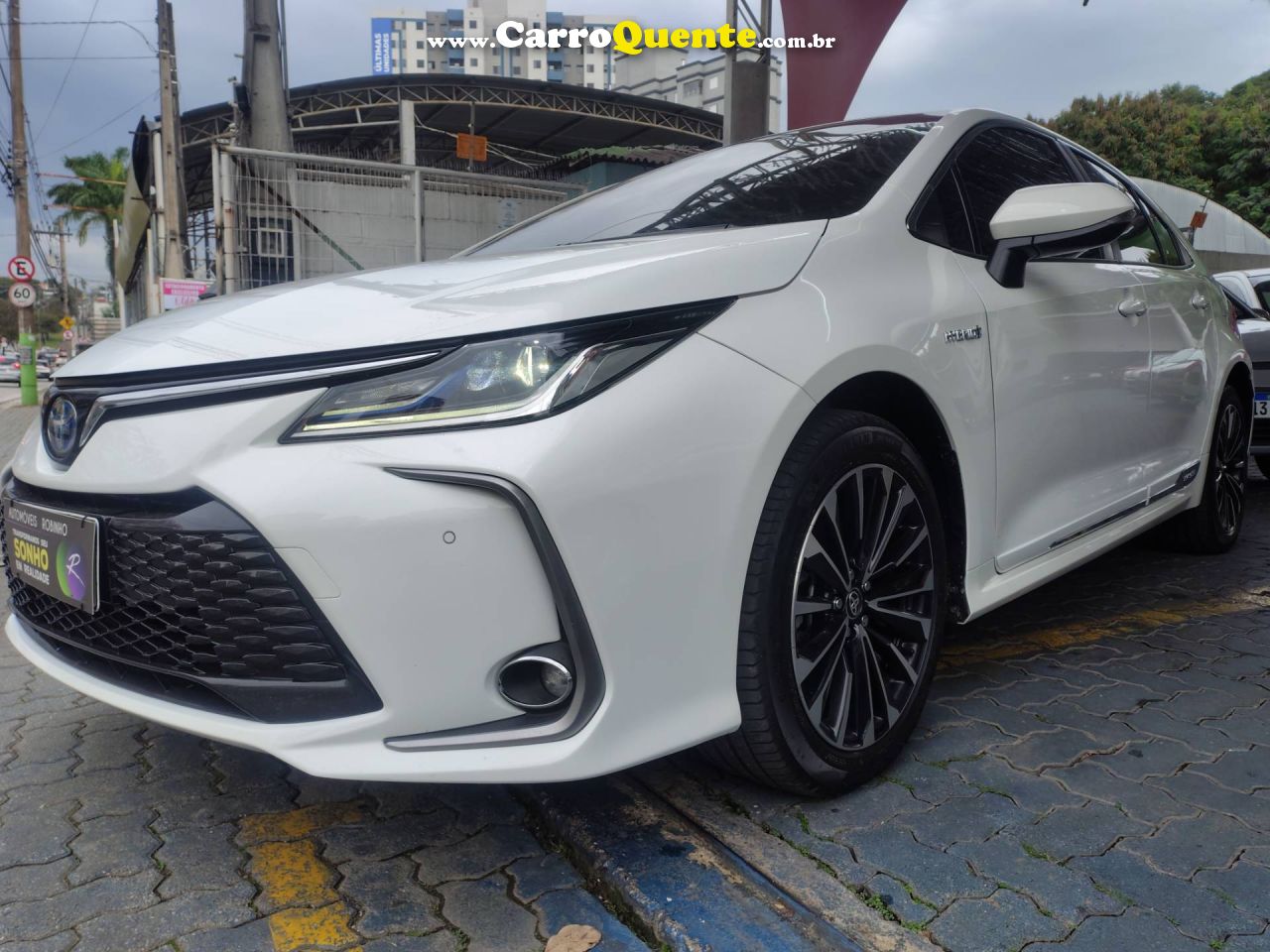 TOYOTA COROLLA 1.8 VVT-I ALTIS PREMIUM HIBRIDO 2024 - Loja