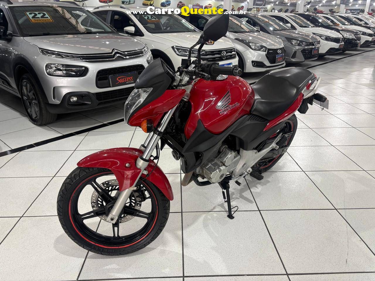 HONDA CB 300R 2011 - Loja