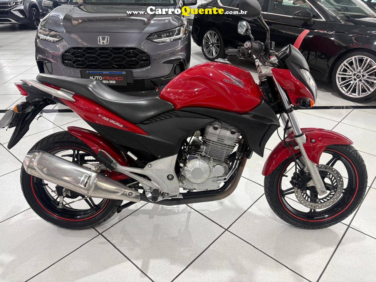 HONDA CB 300R 2011 - Loja