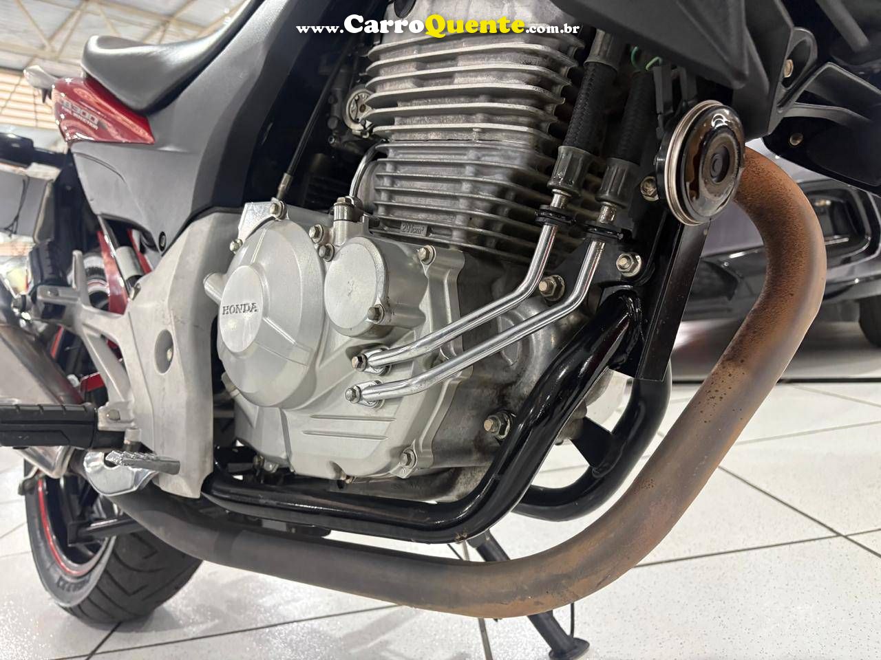 HONDA CB 300R 2011 - Loja