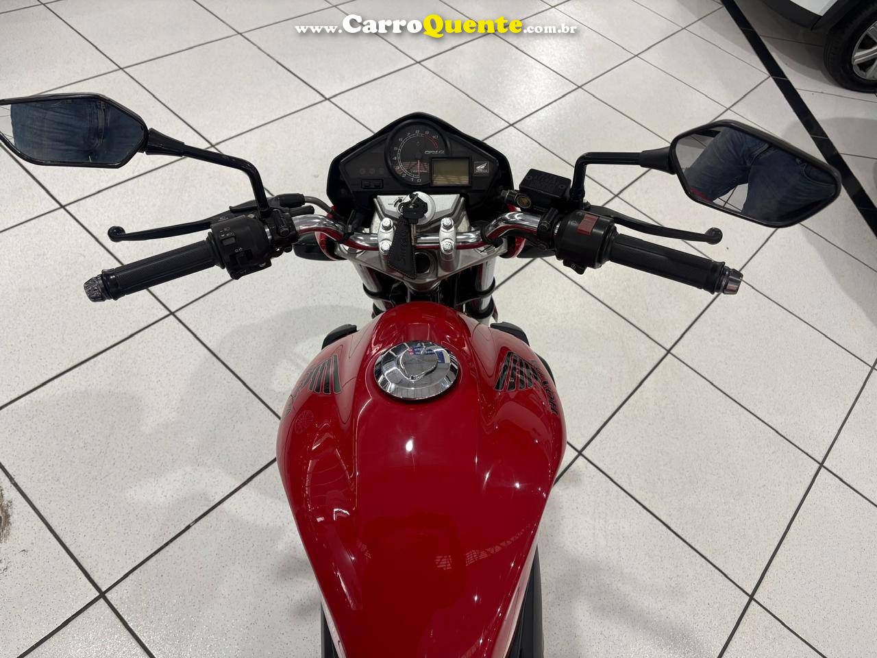 HONDA CB 300R 2011 - Loja