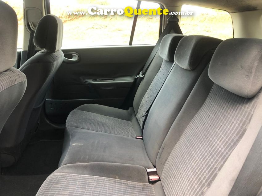 Renault MEGANE 1.6 DYNAMIQUE GRAND TOUR 16V FLEX 4P MANUAL - Loja
