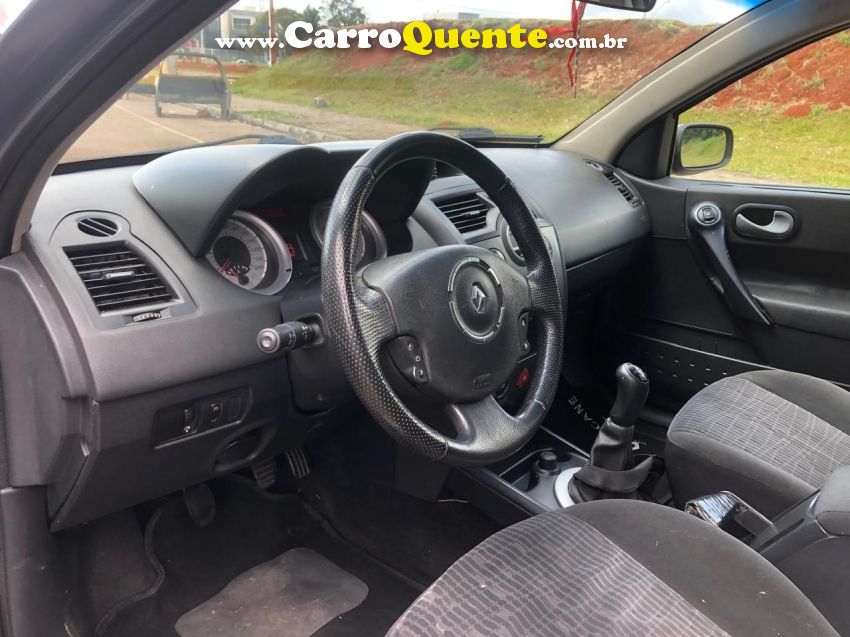 Renault MEGANE 1.6 DYNAMIQUE GRAND TOUR 16V FLEX 4P MANUAL - Loja