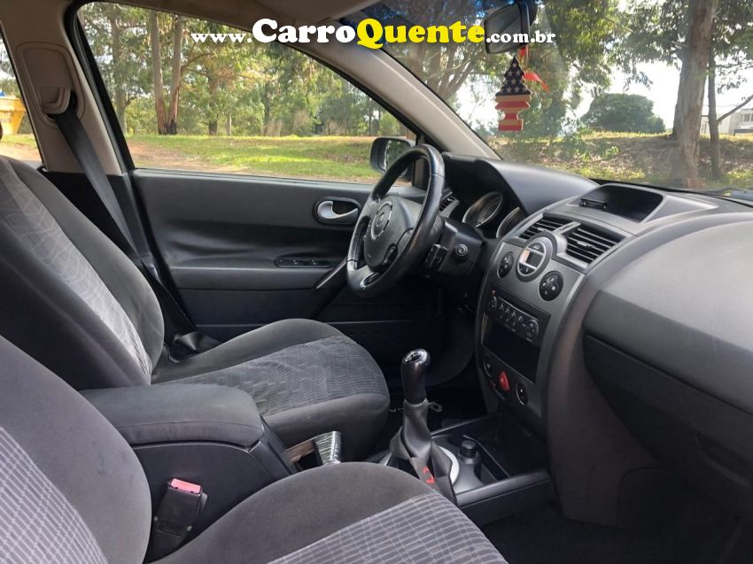 Renault MEGANE 1.6 DYNAMIQUE GRAND TOUR 16V FLEX 4P MANUAL - Loja