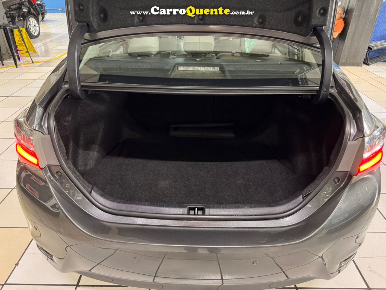TOYOTA   COROLLA XEI 2.0 FLEX 16V AUT.   CINZA 2018 2.0 FLEX - Loja