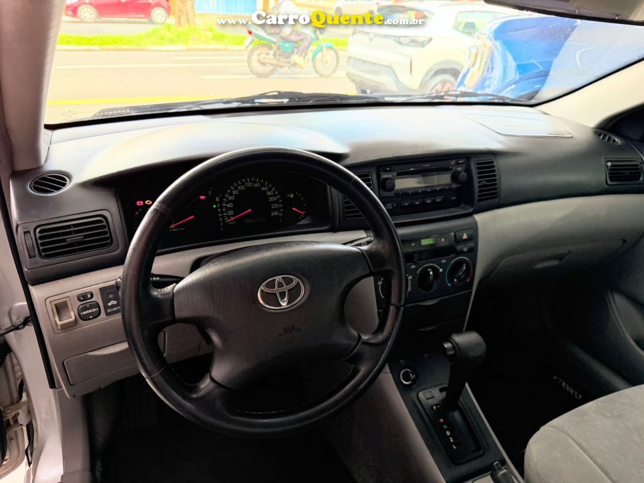 TOYOTA   COROLLA XEI 1.81.8 GAS 16V    PRATA 2006 1.8 GASOLINA - Loja